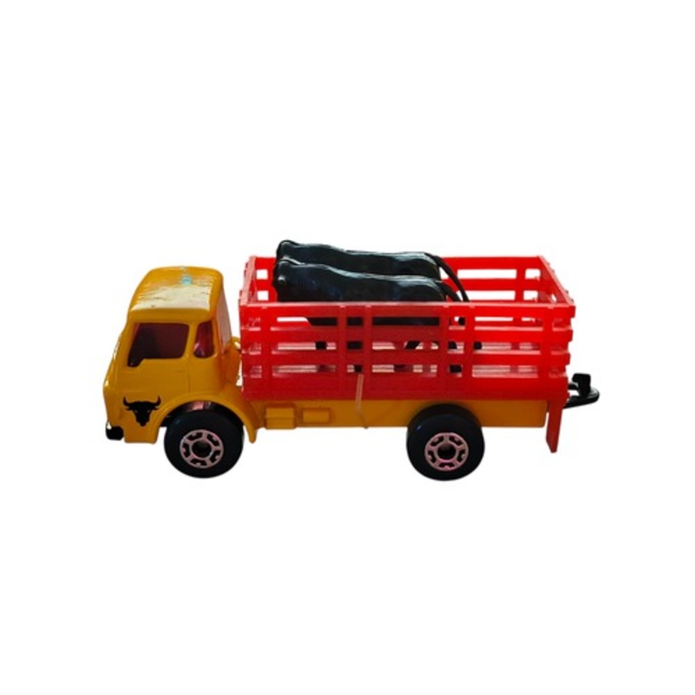 1999 Matchbox Cattle Truck Yellow & Red Black Cow Head Door